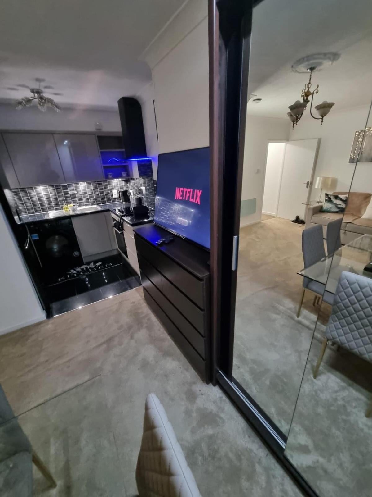 Stylish London Apartment & Free Parking Екстер'єр фото